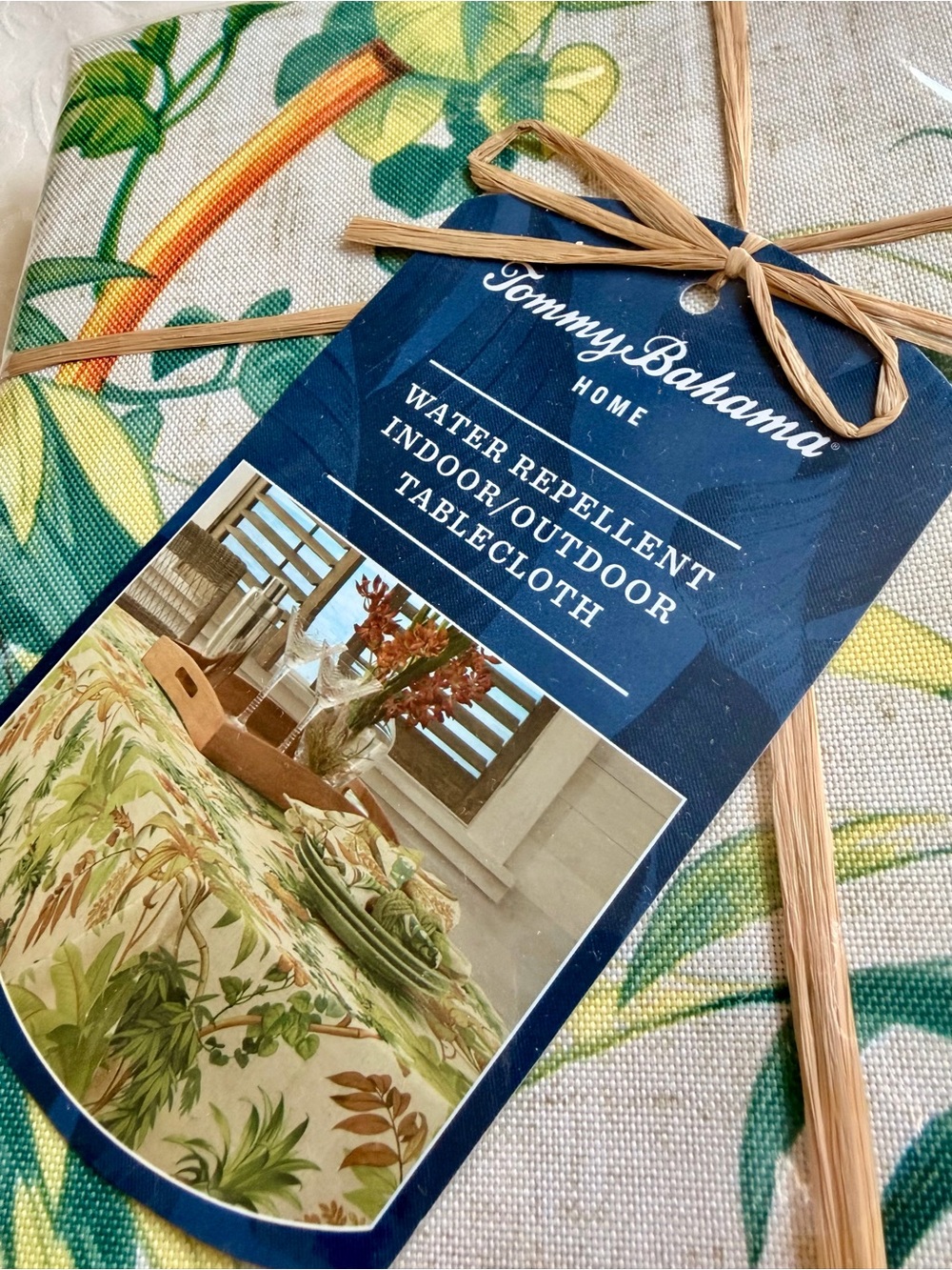 Tommy Bahama “Tortuga” Tropical Botanical Indoor/Outdoor Oblong Tablecloth NWT! - Picture 3 of 8
